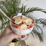 Letnie śniadanie  - jogurt grecki.